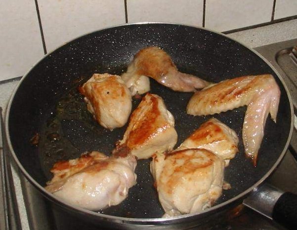 Обжарить курицу на сковороде рецепт